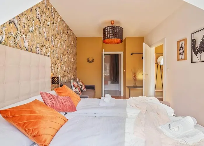 Апартаменти 2 Separate Full - 5 Bedroom - Gym - Parking - Rooftop
