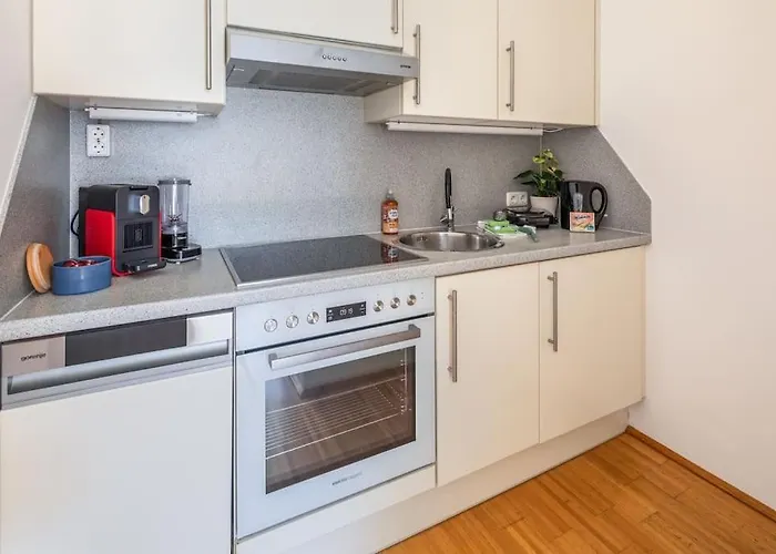 2 Separate Full - 5 Bedroom - Gym - Parking - Rooftop דירה *