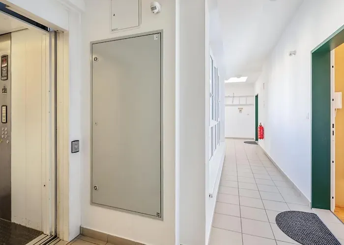 2 Separate Full - 5 Bedroom - Gym - Parking - Rooftop Апартаменти *